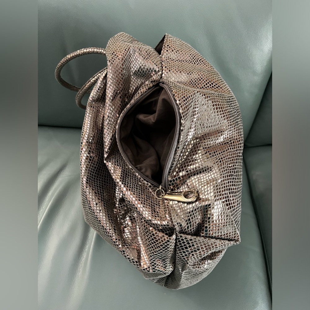 Daisy Fuentes Silver Metallic-Rouched-Faux Snake Print Hobo Slouchy Shoulder Bag - Picture 14 of 14